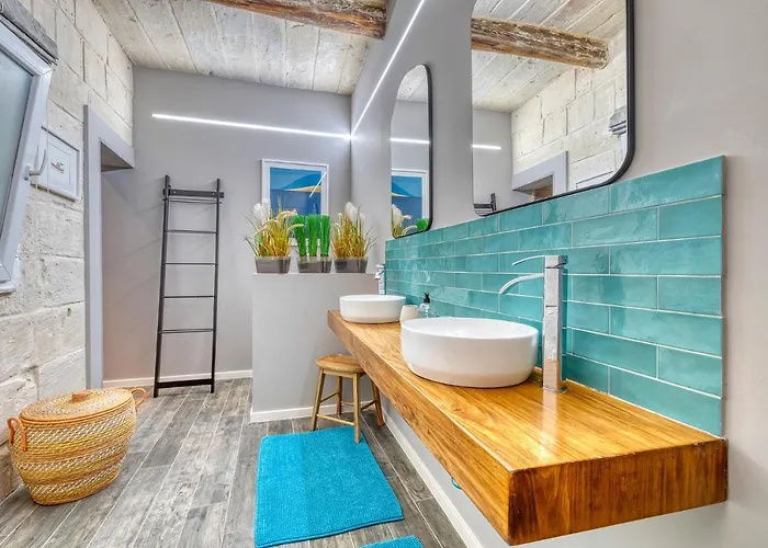 Le Petit Voyage - Chill Out Cospicua